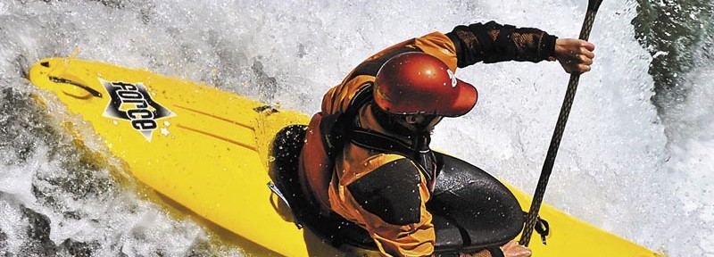 Kayaking Manual: The Essential Guide To All Kinds Of Kayaking